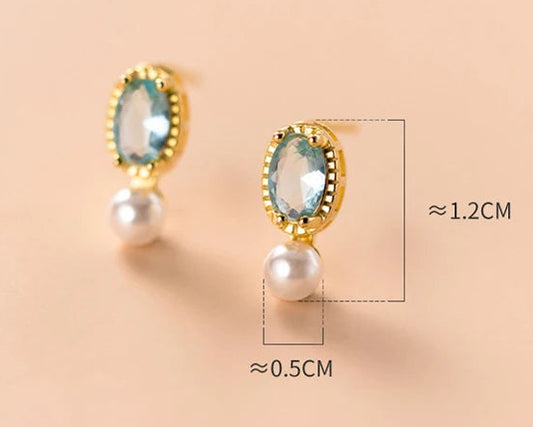 Produktgrafik der vergoldeten Silber-Ohrringe mit Maßangaben: Gesamthöhe ca. 1,2 cm, Breite des Zirkonias ca. 0,6 cm. Materialhinweis: S925 Sterling Silber mit 18K Gold-Platierung.