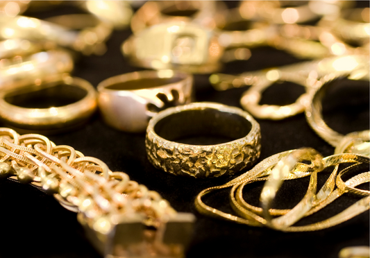 Materialallergien & Hautverträglichkeit: Warum unser Schmuck sicher für deine Haut ist