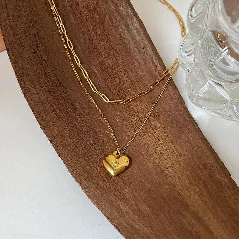Doppel-Halskette mit Herzanhänger aus 18K vergoldetem Titan | Schichtkette für Frauen mit Herz-Motiv | goldener Halsschmuck