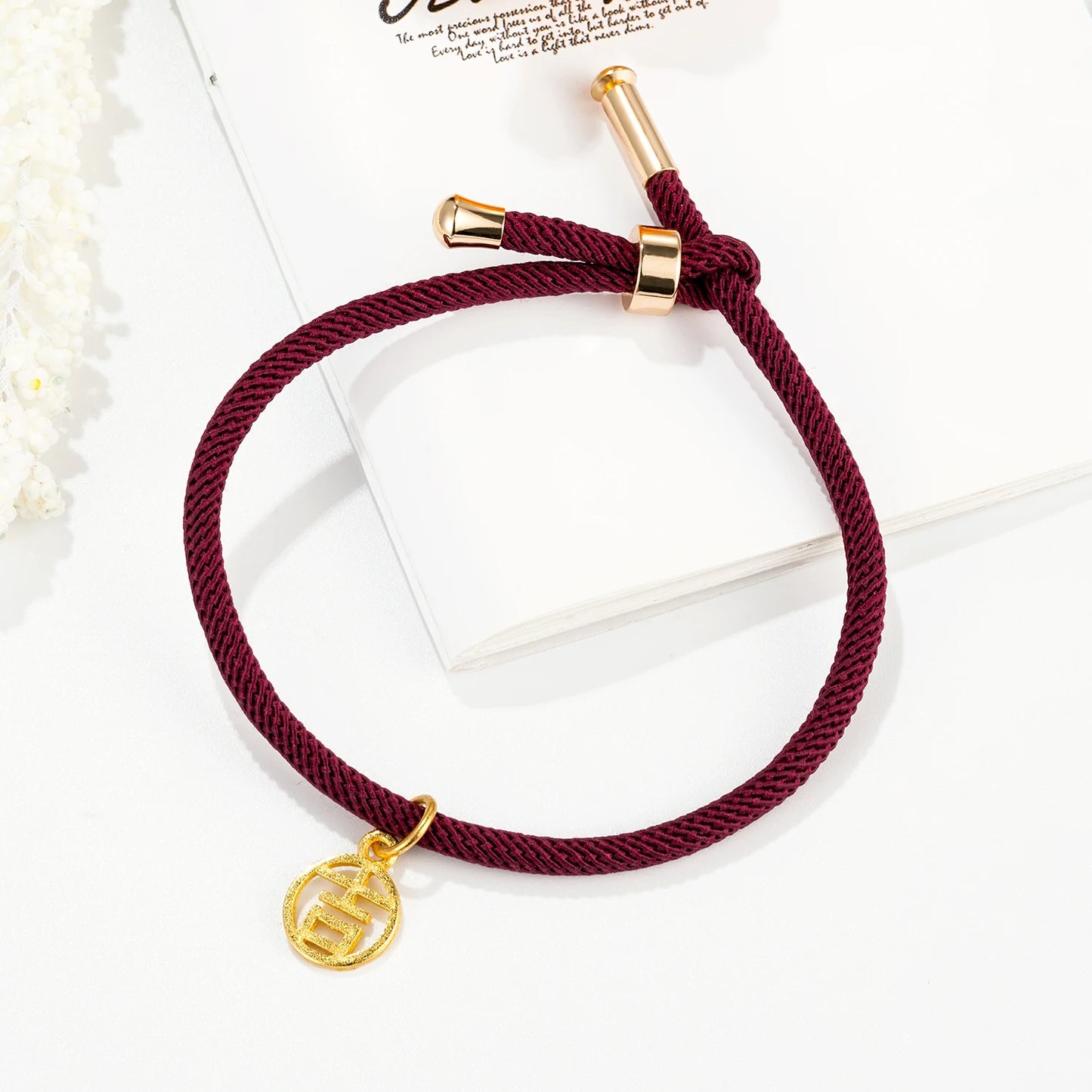 Milani-Armband als modisches Accessoire - ethnischer Stil trifft auf modernen Komfort