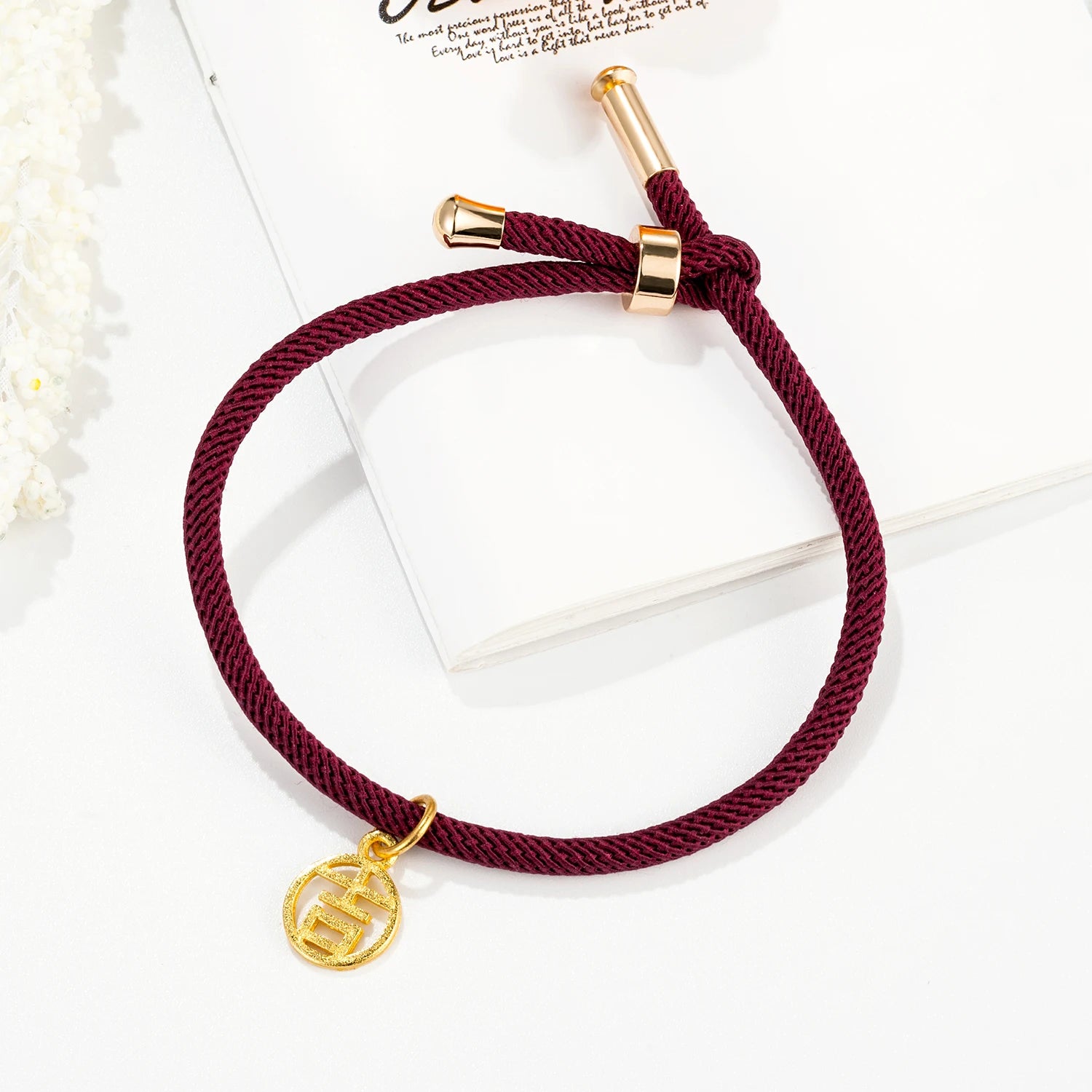 Milani-Armband als modisches Accessoire - ethnischer Stil trifft auf modernen Komfort