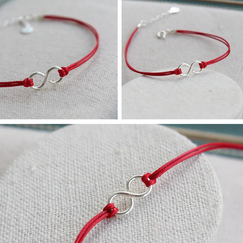 Armband Fini - Seitenansicht zeigt die Kombination aus Silber und rotem Faden" "Armband Fini aus 925 Silber - Draufsicht mit geometrischem Muster