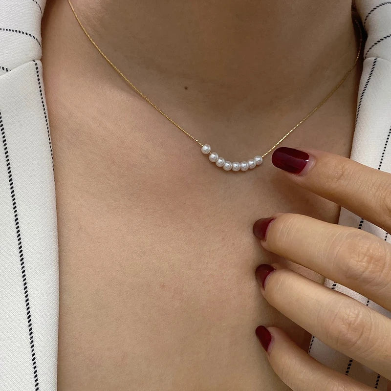 Filigrane Halskette mit Süßwasserperlen | geschwungene Kette mit Süßwasserperlen | eleganter Damenschmuck