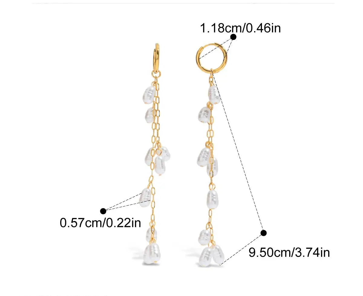 Ein Paar lange Ohrhänger mit Acrylperlen aus 18K vergoldetem Edelstahl, mit der Länge 9,55 cm.