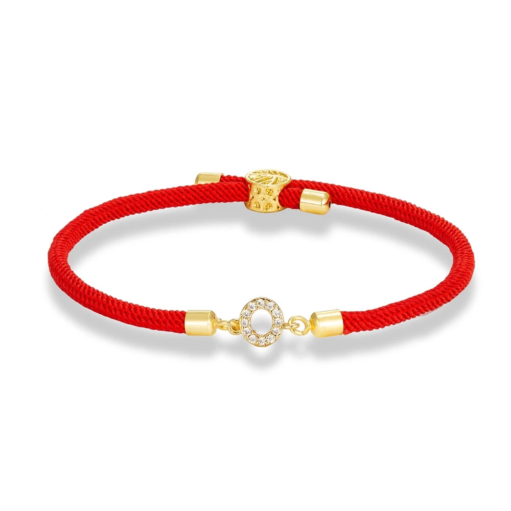 Linda Armband getragen Handgelenk Frau elegant Lifestyle geometrisch
