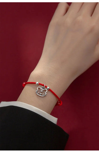 Armband Zoe Trageansicht - zeigt Passform und Stil am Handgelenk