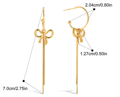 Produktgrafik der Schleifen-Ohrringe mit Maßen: Gesamtlänge 7,0 cm, Creolen-Durchmesser 2,04 cm, Breite der Schleife 1,27 cm. Gewicht 4,5g, Material: Edelstahl, wasserfest und hypoallergen.