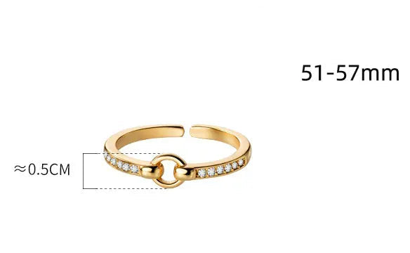 Maßskizze des vergoldeten Silberrings mit Produktdetails: Einstellbare Ringgröße für einen Fingerumfang von 51 bis 57 mm, Breite des vorderen Elements ca. 0,3 cm.