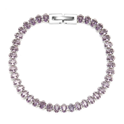 Nahaufnahme der Edelstahl-Oberfläche des Armband Stephanie - Zeigt die hochwertige, rostfreie Verarbeitung
