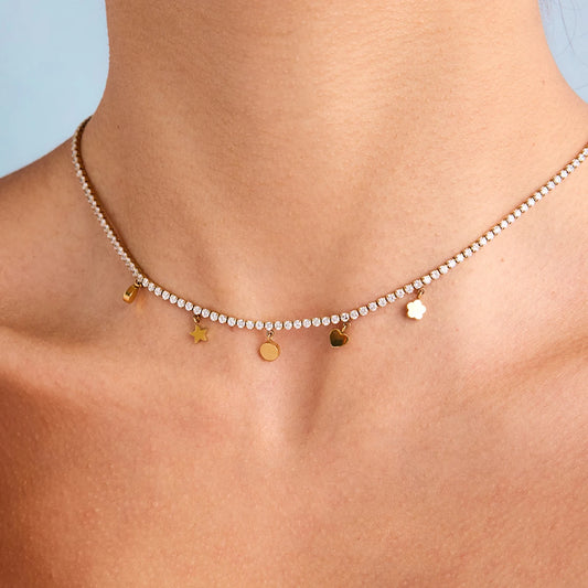 Halskette aus PVD 18K vergoldetem Edelstahl mit glitzernden Zirkoniasteinen und Sternen | Damenkette mit funkelnden Anhängern