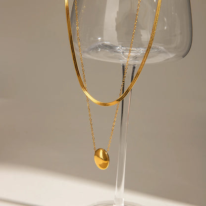 Goldene Halskette aus PVD 18K vergoldetem Edelstahl mit Snake Chain und tropfenförmigem Anhänger | eleganter Halsschmuck