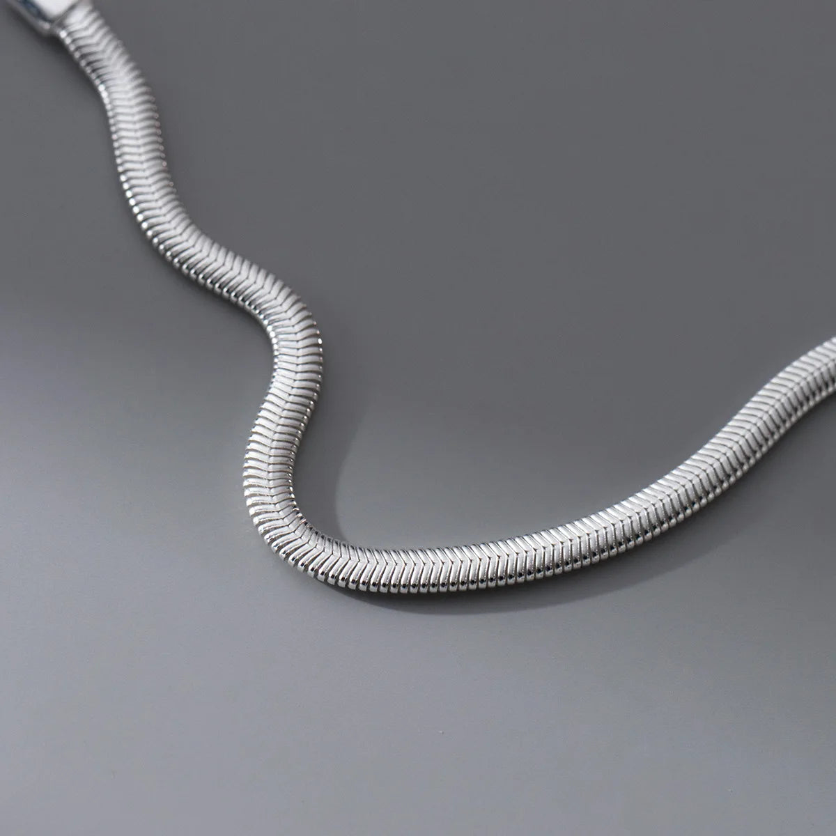 Armband Kate am Handgelenk getragen - Seitenansicht
