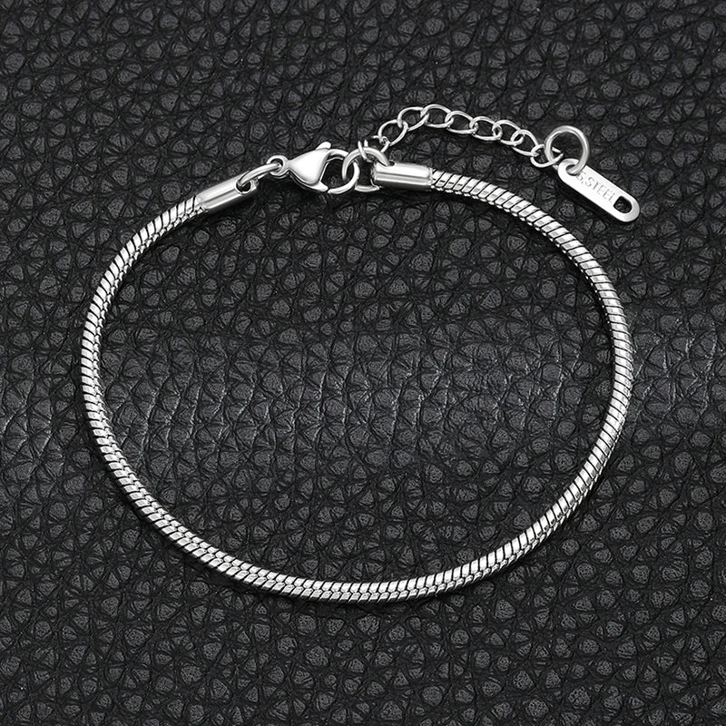 Snake Armband Detailansicht - hochwertige Edelstahl-Verarbeitung sichtbar