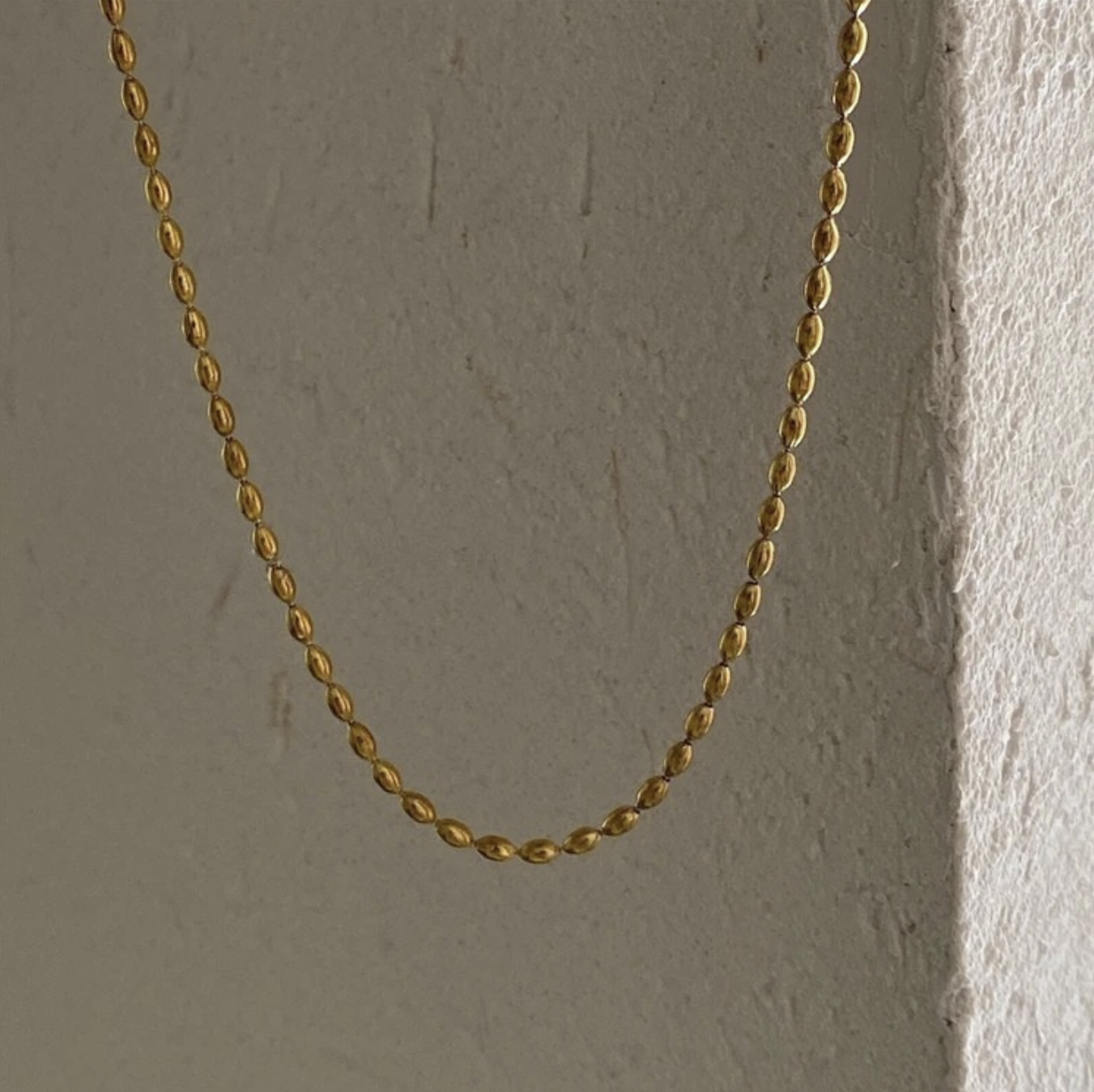 Echt vergoldete Goldkette mit Glitzer-Effekt | schimmernde Kette für Frauen | Kette gedrehte Kette Gold