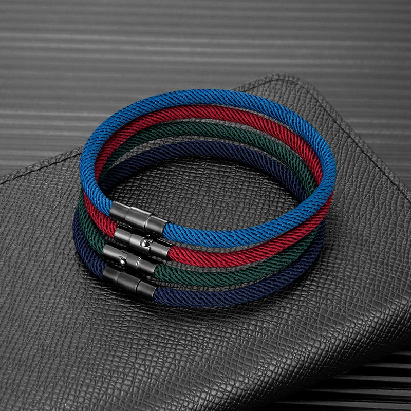 Armband Simply Produktfoto - einfaches Design auf weißem Hintergrund
