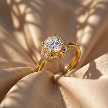 Prunkvoller Solitär-Verlobungsring aus 925 Sterling Silber mit 14K Gold-Vergoldung, großem Zirkonia und umrahmendem Zirkonia-Blütenkranz